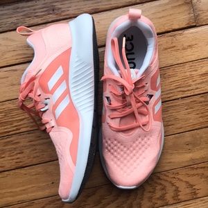 Women’s ADIDAS Bounce tennis shoe 8.5